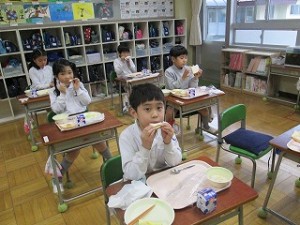 清瀬　私立　小学校　東星学園　大矢正則校長　学校給食週間(8)