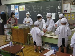 清瀬　私立　小学校　東星学園　大矢正則校長　1年生給食開始(2)