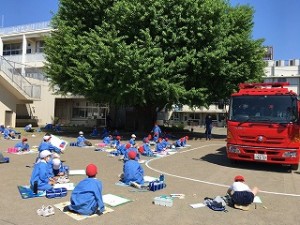 清瀬　私立　小学校　東星学園　大矢正則校長　はたらく消防 写生会(2)