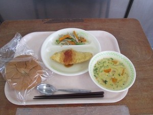 カトリック　ミッション　男女　東星学園　大矢正則校長　清瀬産野菜を使った給食(1)