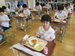 清瀬　私立　小学校　東星学園　大矢正則校長　清瀬産野菜を使った給食(2)