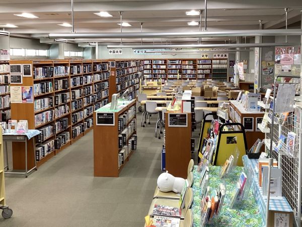 20250807･02中高図書館a6